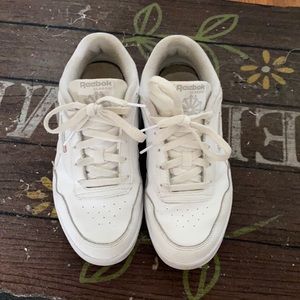 WHITE REEBOK SNEAKERS